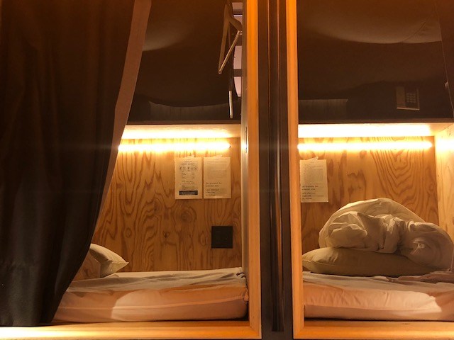泊まれる本屋のベッドスペース